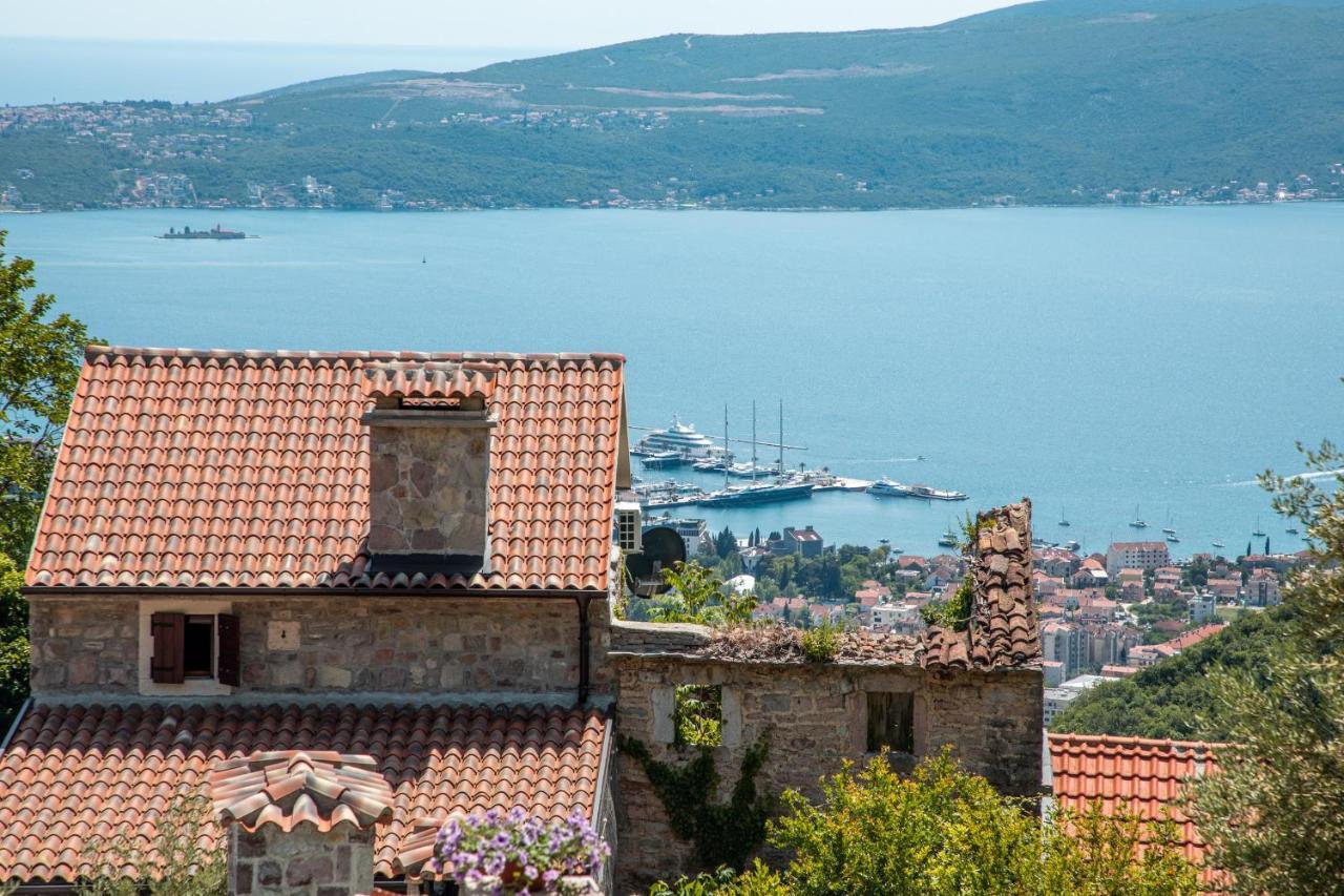 Old Stone House Villas Tivat Eksteriør bilde