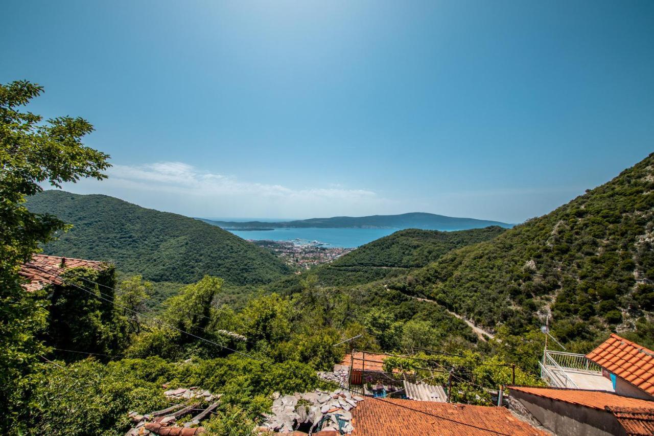 Old Stone House Villas Tivat Eksteriør bilde