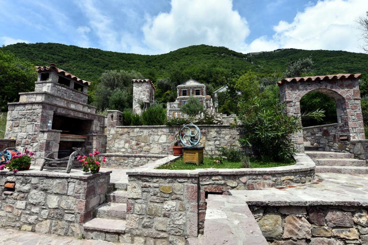 Old Stone House Villas Tivat Eksteriør bilde